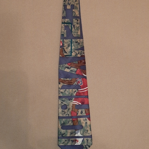Michael Jordan Neck Tie - Picture 3 of 6